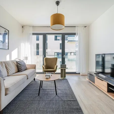 Daire Blueground Zizkov Balcony Nr Vitkov Hill Prg-82 Prag