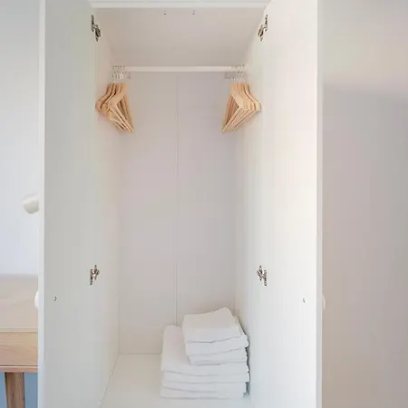 Blueground Zizkov Balcony Nr Vitkov Hill Prg-82 Prag