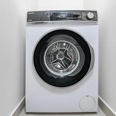 Blueground Zizkov Balcony Nr Vitkov Hill Prg-82 Prag