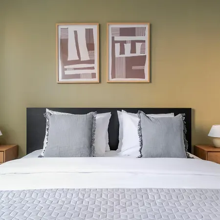 Blueground Zizkov Balcony Nr Vitkov Hill Prg-82 *