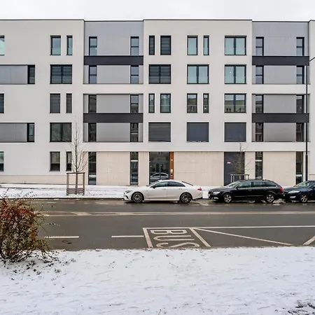 Blueground Zizkov Balcony Nr Vitkov Hill Prg-82 *