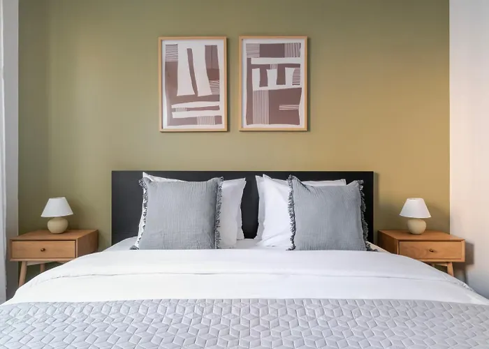 Blueground Zizkov Balcony Nr Vitkov Hill Prg-82 *