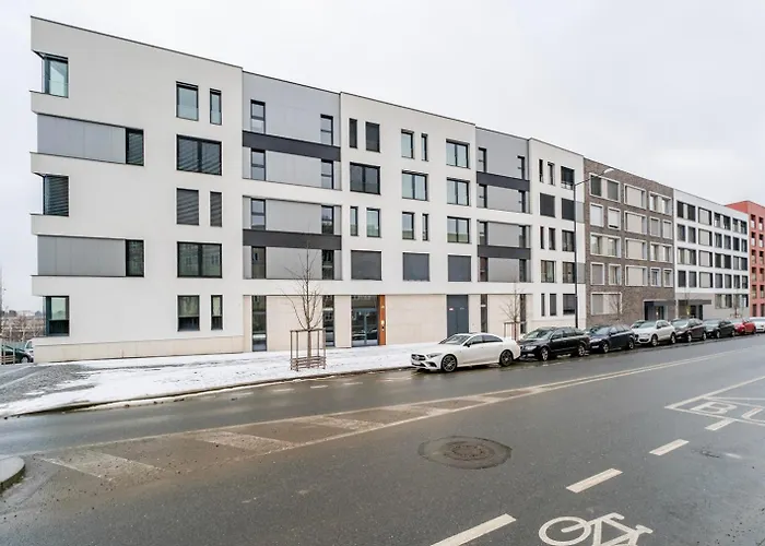 Blueground Zizkov Balcony Nr Vitkov Hill Prg-82 Prag